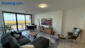 Banyandah-Coastal Breeze Residence - Image 1