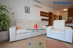 Apartment Barbie - Image 1