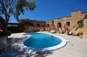 Villa Aya - 2 Bedroom with Shared Pool - Image 3