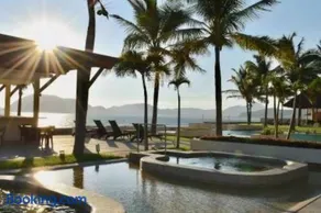 Ponto Horizonte Manzanillo. Best place in Manzanillo!!! Luxury beach front condo, gorgeous views!! Best place you can stay!with up to 8 people. - Image 2