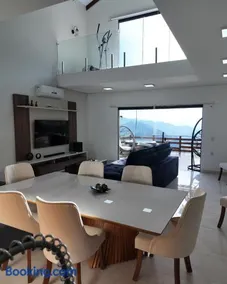 Casa de Alto Padrão com Vista para o Vale e Hidromassagem - Image 2