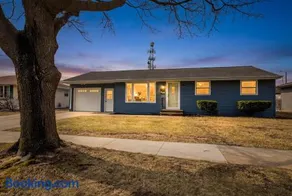1 Block To Lambeau 3 BR Sleeps 6 Pet-Friendly - Image 1