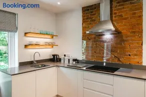 South Street Apartments - Image 4