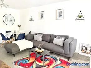 House - Sleeps 4 - Garden - Parking - Image 3