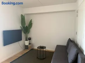 Exclusive New Apt Close To City Center - Image 3