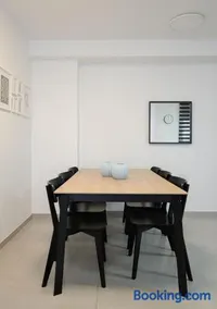 3BR charming on the 14th floor overlooking the sea - Image 4
