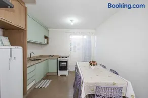 Completa casa apenas 700m da praia - Image 4