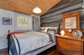 Waterfront Cottage - Fireplace - Kawartha - Image 1