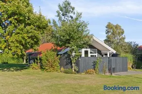 Cozy Holiday Home Near Beach And Town - Image 5