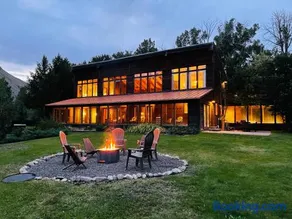 Bear Lodge with private Pool, Hottub, and Sauna! - Image 2