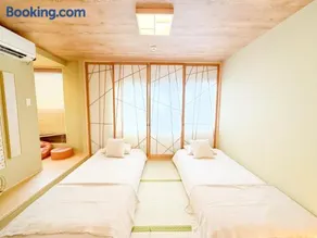 Ōimazato-Japanese Garden Japanese Entire House with T a t ami Rooms for 8 & 5 Minutes Walk to Imazato &2 Baths 2 Toilets &Direct to Namba and Nipponbashi - Image 3