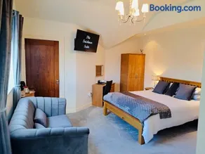 Lisalway Country Lodge B&B - Image 2