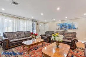 National Harbor Guesthouse - Image 5
