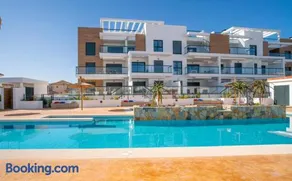 Apartment Breeze - Image 1
