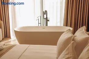 Flar Boutique Hotel - Image 2