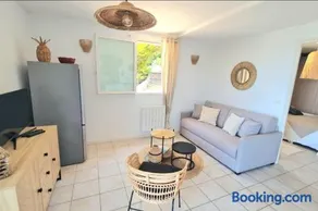 Apartment with balcony and 360 sea view - Image 3