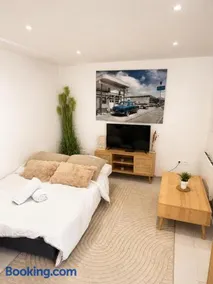 Duplex with private outdoor spa close to Strasbourg city center - Image 3