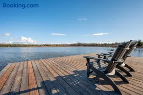 Serene Lakefront Retreat Explore and Unwind - Image 2