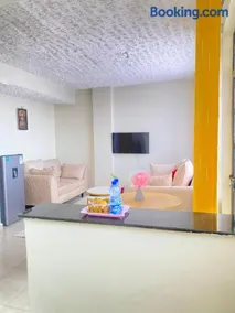 Lucky House 1br with Netflix Wifi - Image 4