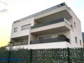 Rosa Holiday Villa - Sea View & Private Parking - Image 2