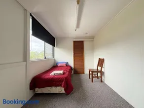 Top Level Unit With Gorgeous Waterviews - Image 4