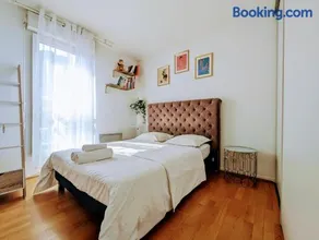 Chic and comfortable aparts with parking - Image 3