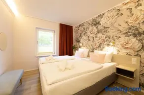 Little Suite Apartments - Image 4