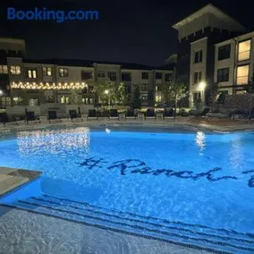 Elegant 2 Bedrooms 3 Beds with Resort Aminities - Image 2