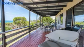 Peter's Cottage - A Coastal Gem In Historic 1770 - Image 1