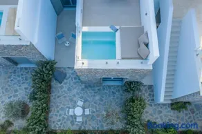Citadela Paros Molos - Beachfront Maisonette with Plunge Pool - Image 2
