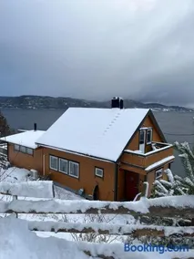 Hjelvikhytta - flott beliggenhet ved sjøen - Image 2