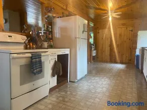 Quiet Cabin on Center Pond - Image 3
