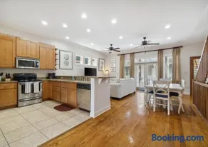 Cozy Beach House, Heated Pool , Fast WiFi - Image 2