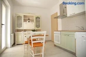 Banić Apartments with pool - Image 3