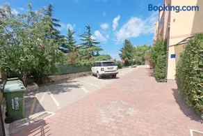 SOLARIS Modern & Comfortable Apartments with Free Private Parking - Image 5