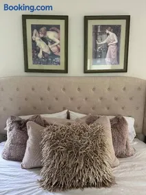 Beautiful Private Room Near Stony Brook University - Image 2