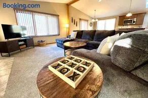Valley View Home with Game Room, & Exclusive Beach & Pool Access - Image 1