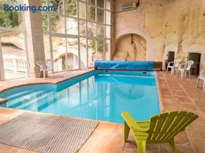 Villa avec barbecue, terrasse et jacuzzi - Image 1