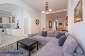 Aristocratic Elegant 2 BDRM spacious home TOP CENTER - Image 1