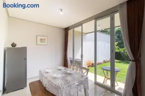 Family Only Compact Villa with City View - De Reiz Rose Garden Syariah 2BR - Image 3
