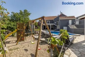 Holiday home Luka - Image 2