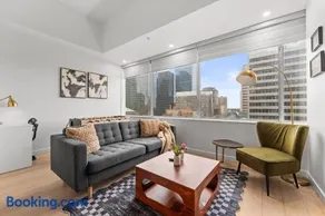 Prestige Skyline Suite, UG Parking, Gym - Image 4