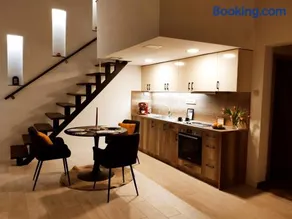 F27 Ferenc Apartment - Image 1