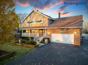 The Splash & Stay Villa - Image 1