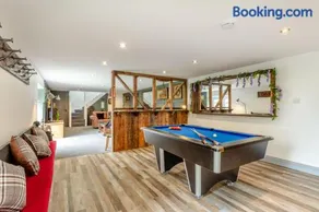 6 Bed in Holsworthy oc-s41430 - Image 3