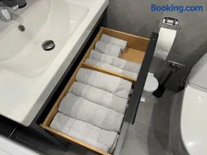 Fresh and newly renovated basement apartment - Image 4