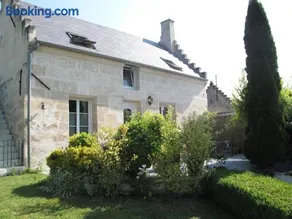 La Maison Des Chiens Rouges - Image 2