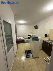 Home Efrem - Image 1