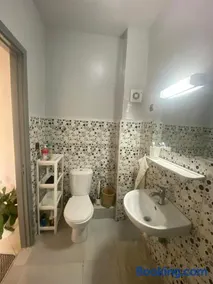 Modern 2BR Apt RDC Fast Wi-Fi - Image 3