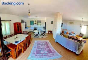 Mulberry House - Image 4